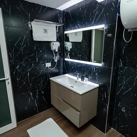 Eden Hotel 3*